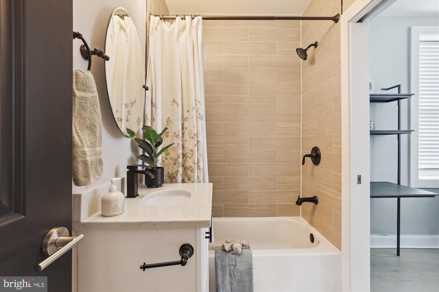 200 HAMILTON ST NW #2, WASHINGTON, District Of Columbia 20011, 2 Bedrooms Bedrooms, ,2 BathroomsBathrooms,Residential,For sale,200 HAMILTON ST NW #2,DCDC2202292 MLS # DCDC2202292