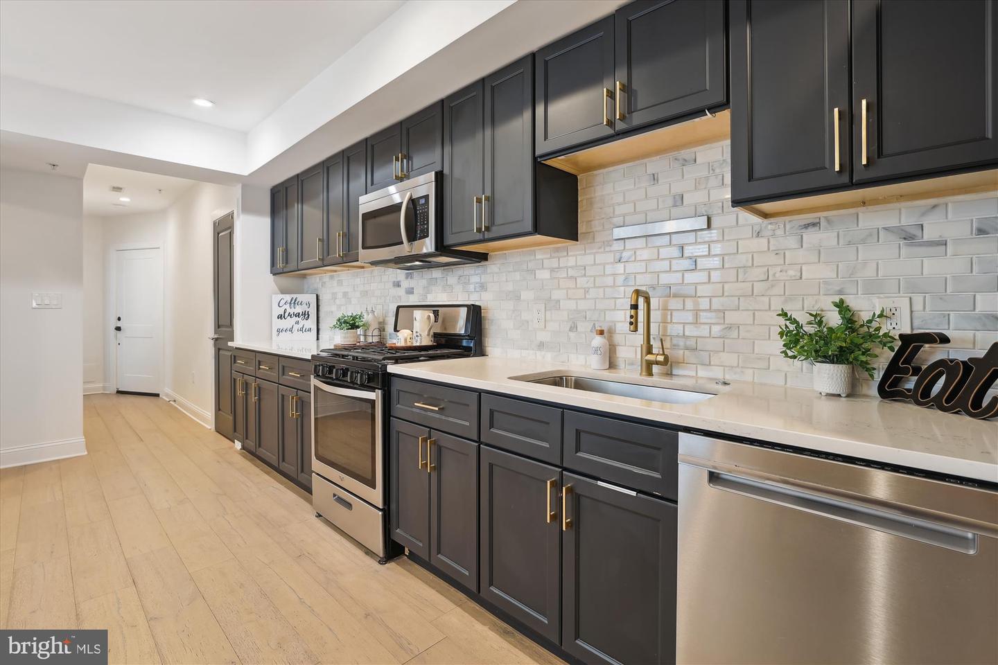 200 HAMILTON ST NW #2, WASHINGTON, District Of Columbia 20011, 2 Bedrooms Bedrooms, ,2 BathroomsBathrooms,Residential,For sale,200 HAMILTON ST NW #2,DCDC2202292 MLS # DCDC2202292
