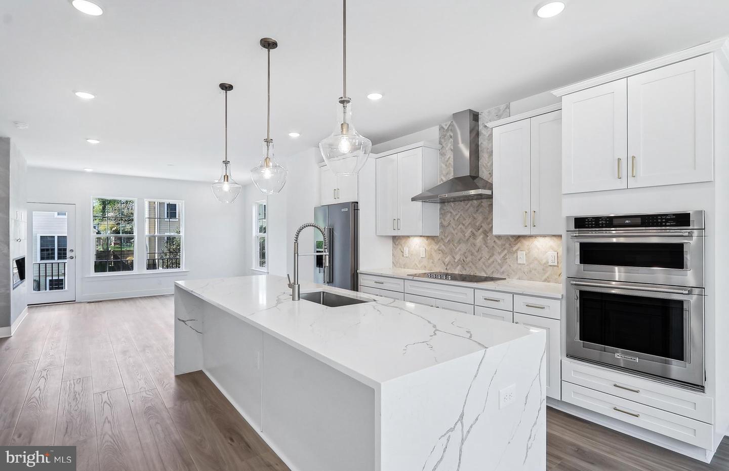 10812 WILLOW TER, FAIRFAX, Virginia 22030, 4 Bedrooms Bedrooms, ,4 BathroomsBathrooms,Residential,For sale,10812 WILLOW TER,VAFX2209162 MLS # VAFX2209162