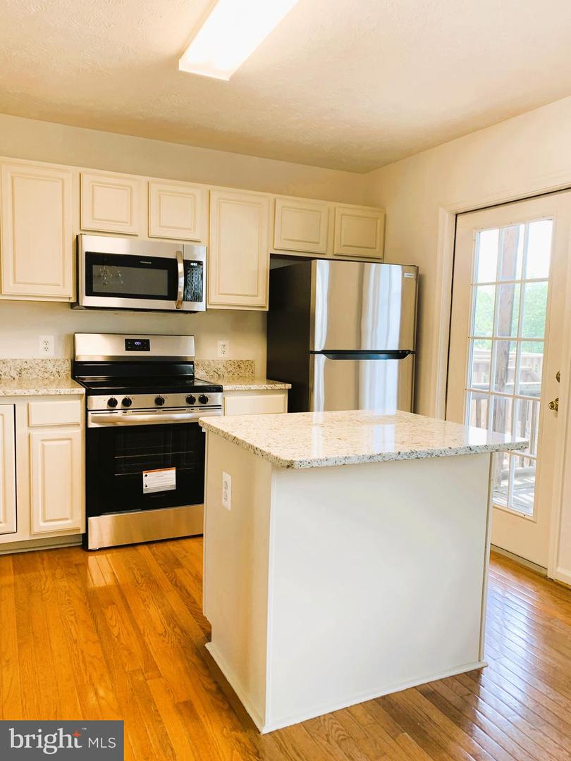 207 REGINA LN, FREDERICKSBURG, Virginia 22405, 3 Bedrooms Bedrooms, ,2 BathroomsBathrooms,Residential,For sale,207 REGINA LN,VAST2037008 MLS # VAST2037008