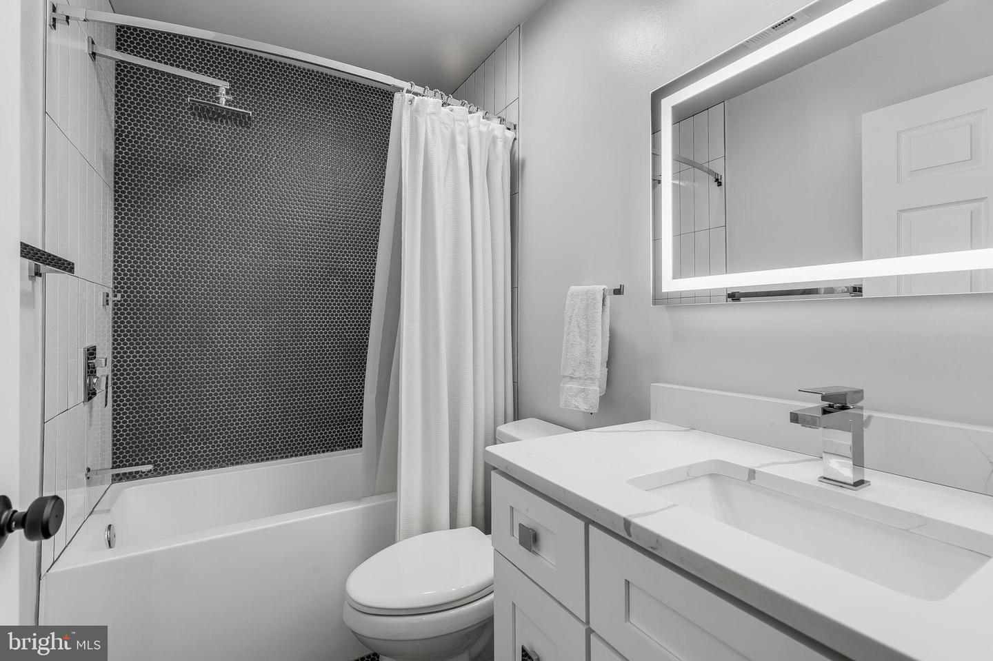 10217 LAWYERS RD, VIENNA, Virginia 22181, 4 Bedrooms Bedrooms, ,4 BathroomsBathrooms,Residential,For sale,10217 LAWYERS RD,VAFX2235354 MLS # VAFX2235354