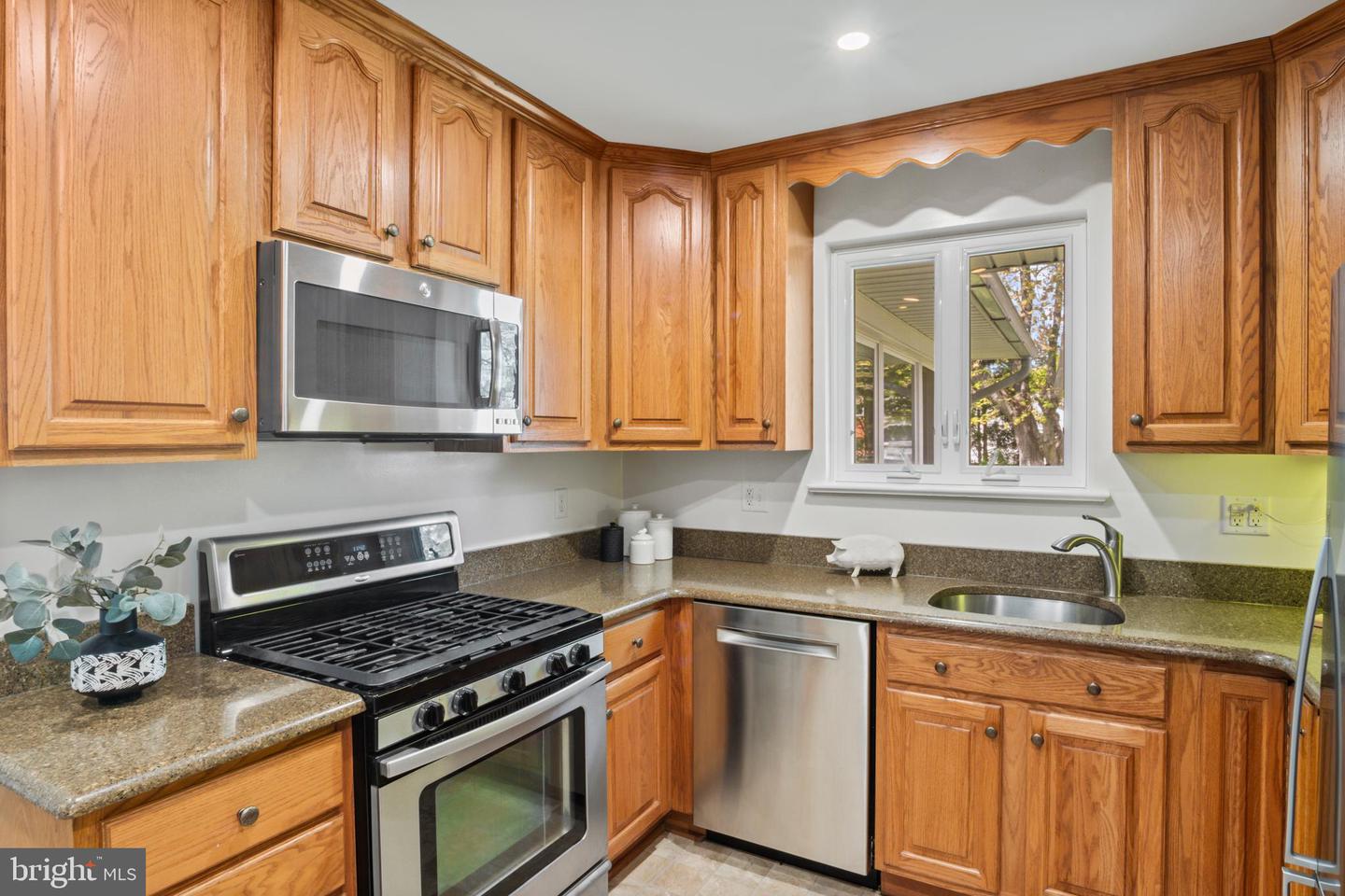 8318 FELTON LN, ALEXANDRIA, Virginia 22308, 4 Bedrooms Bedrooms, ,3 BathroomsBathrooms,Residential,For sale,8318 FELTON LN,VAFX2235490 MLS # VAFX2235490