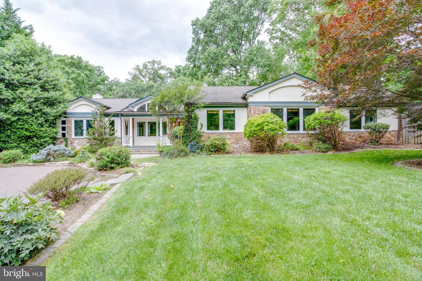 8604 TOBIN RD, ANNANDALE, Virginia 22003, 4 Bedrooms Bedrooms, ,3 BathroomsBathrooms,Residential,For sale,8604 TOBIN RD,VAFX2235654 MLS # VAFX2235654