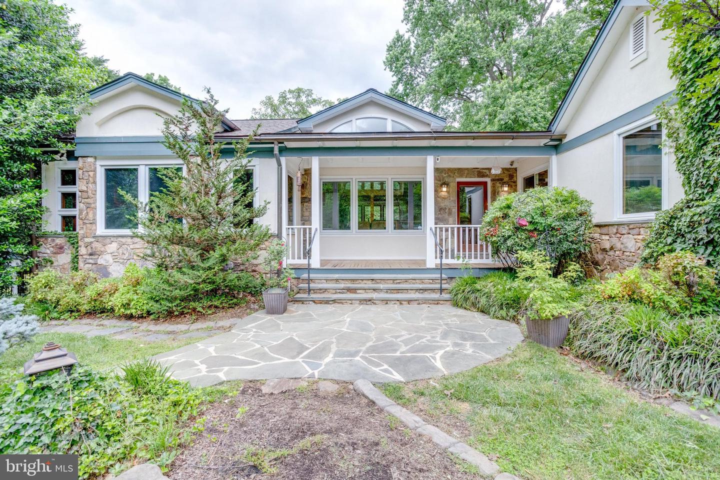 8604 TOBIN RD, ANNANDALE, Virginia 22003, 4 Bedrooms Bedrooms, ,3 BathroomsBathrooms,Residential,For sale,8604 TOBIN RD,VAFX2235654 MLS # VAFX2235654