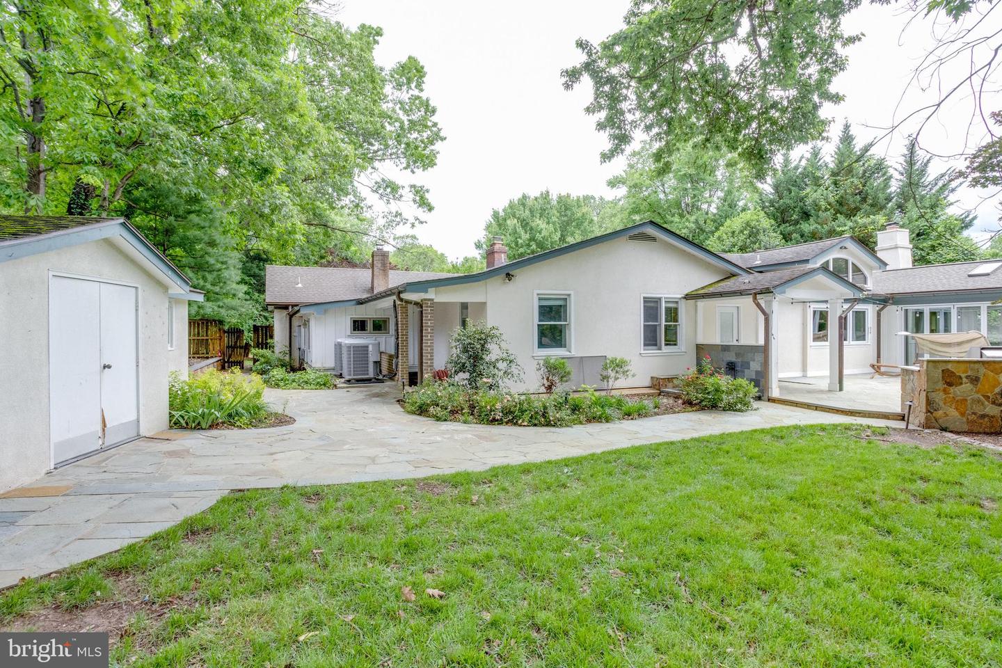 8604 TOBIN RD, ANNANDALE, Virginia 22003, 4 Bedrooms Bedrooms, ,3 BathroomsBathrooms,Residential,For sale,8604 TOBIN RD,VAFX2235654 MLS # VAFX2235654