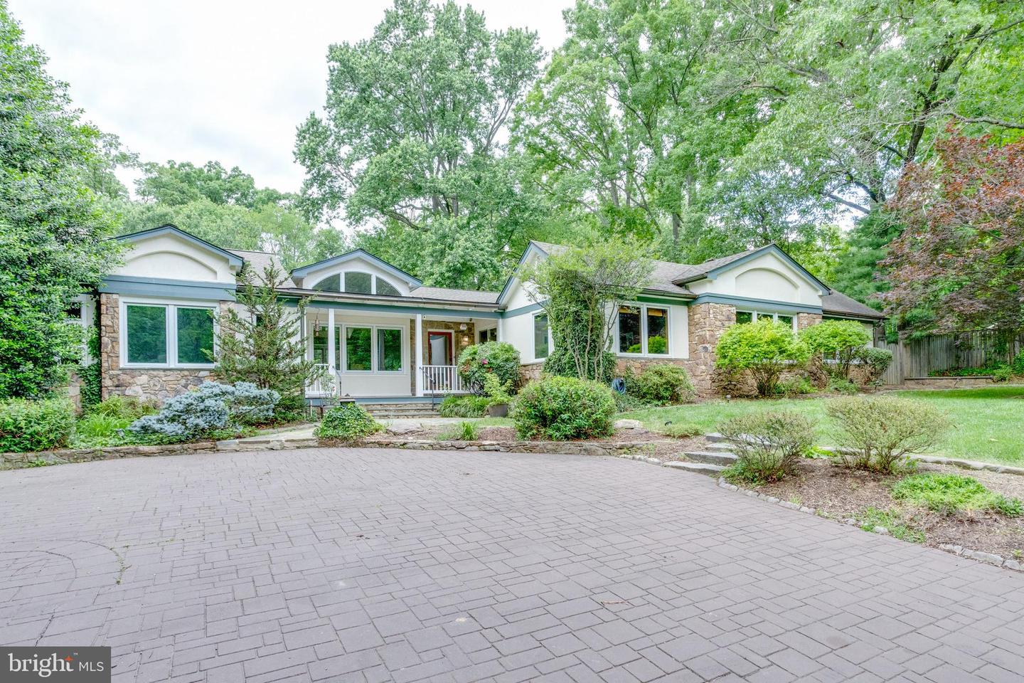 8604 TOBIN RD, ANNANDALE, Virginia 22003, 4 Bedrooms Bedrooms, ,3 BathroomsBathrooms,Residential,For sale,8604 TOBIN RD,VAFX2235654 MLS # VAFX2235654