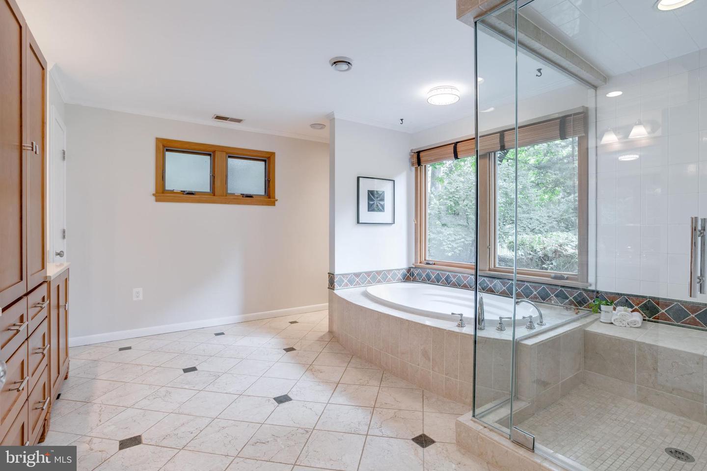 8604 TOBIN RD, ANNANDALE, Virginia 22003, 4 Bedrooms Bedrooms, ,3 BathroomsBathrooms,Residential,For sale,8604 TOBIN RD,VAFX2235654 MLS # VAFX2235654