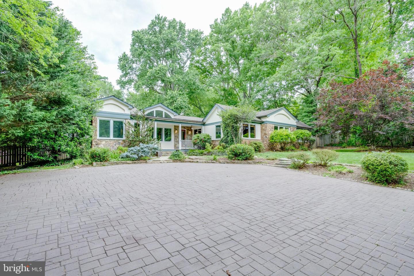 8604 TOBIN RD, ANNANDALE, Virginia 22003, 4 Bedrooms Bedrooms, ,3 BathroomsBathrooms,Residential,For sale,8604 TOBIN RD,VAFX2235654 MLS # VAFX2235654