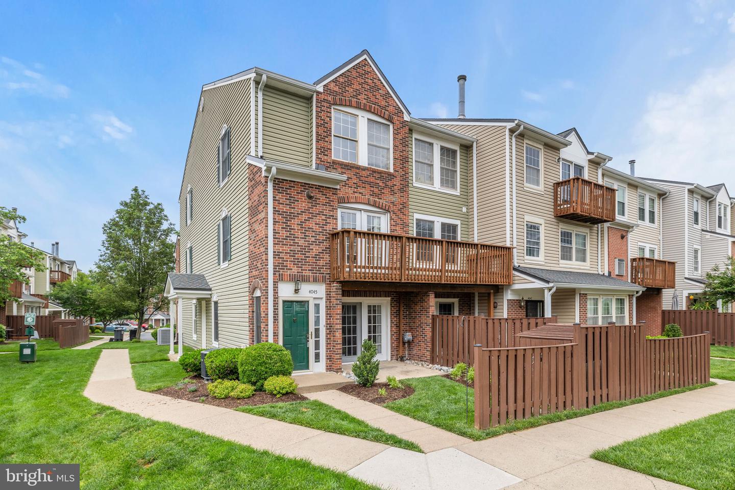 4045 CHETHAM WAY, WOODBRIDGE, Virginia 22192, 3 Bedrooms Bedrooms, ,2 BathroomsBathrooms,Residential,For sale,4045 CHETHAM WAY,VAPW2092732 MLS # VAPW2092732