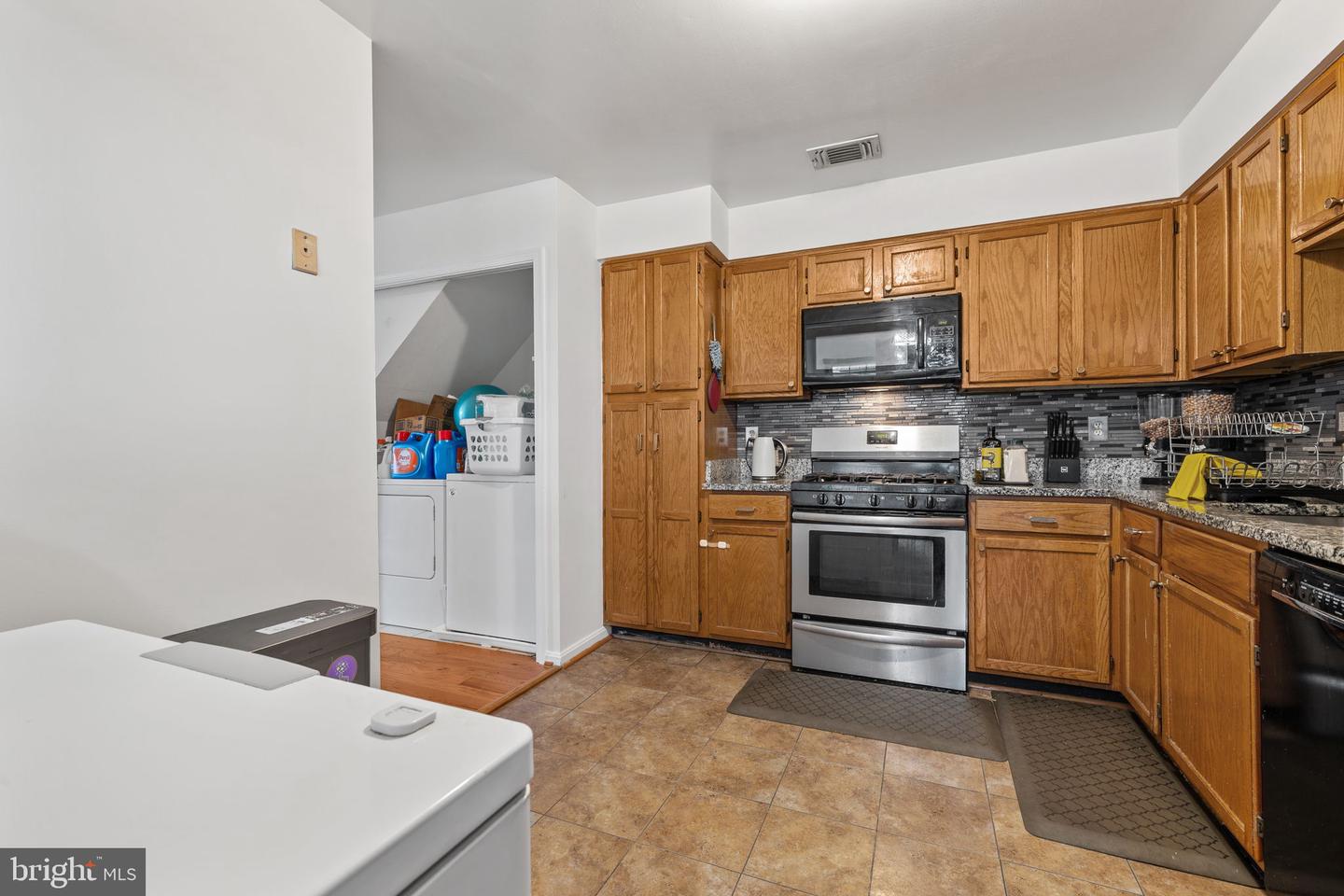 4045 CHETHAM WAY, WOODBRIDGE, Virginia 22192, 3 Bedrooms Bedrooms, ,2 BathroomsBathrooms,Residential,For sale,4045 CHETHAM WAY,VAPW2092732 MLS # VAPW2092732