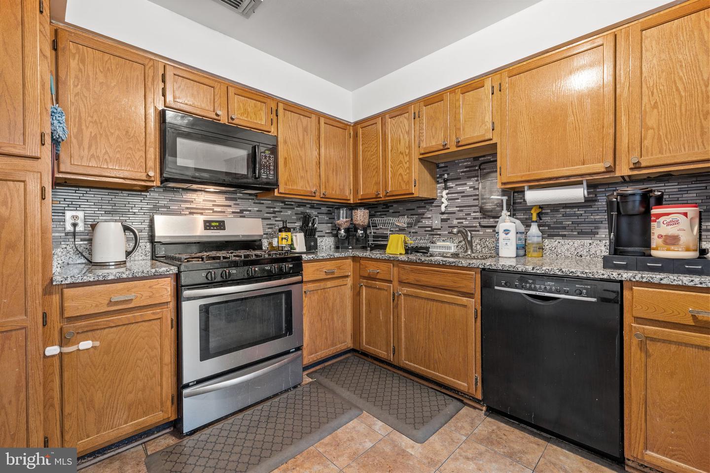 4045 CHETHAM WAY, WOODBRIDGE, Virginia 22192, 3 Bedrooms Bedrooms, ,2 BathroomsBathrooms,Residential,For sale,4045 CHETHAM WAY,VAPW2092732 MLS # VAPW2092732
