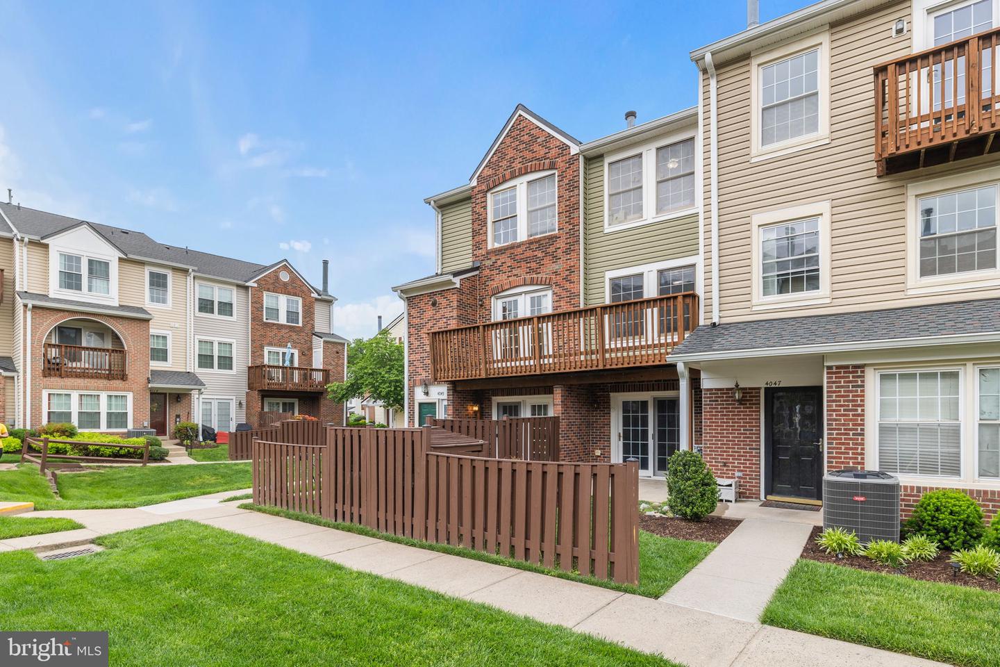 4045 CHETHAM WAY, WOODBRIDGE, Virginia 22192, 3 Bedrooms Bedrooms, ,2 BathroomsBathrooms,Residential,For sale,4045 CHETHAM WAY,VAPW2092732 MLS # VAPW2092732