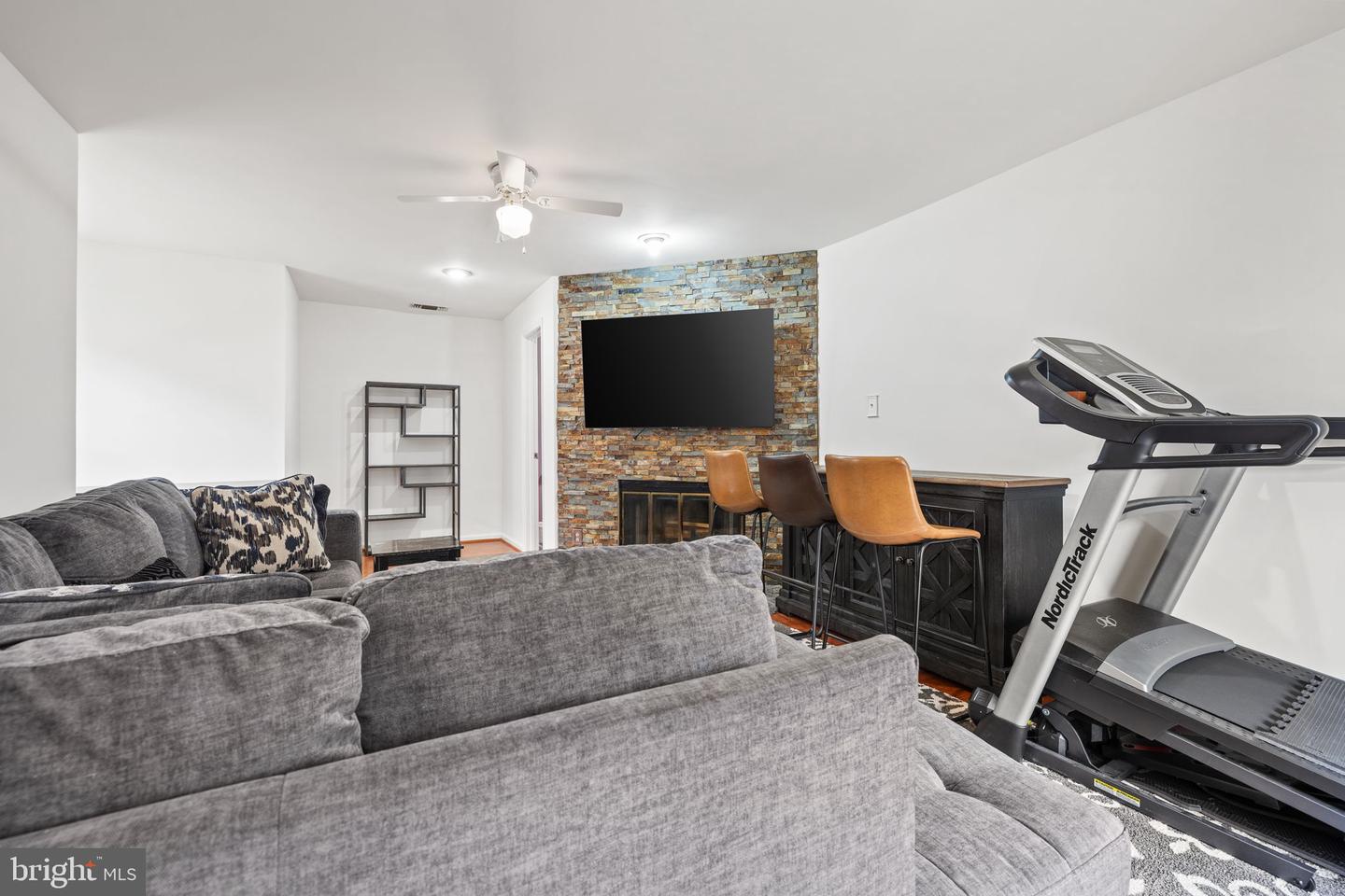 4045 CHETHAM WAY, WOODBRIDGE, Virginia 22192, 3 Bedrooms Bedrooms, ,2 BathroomsBathrooms,Residential,For sale,4045 CHETHAM WAY,VAPW2092732 MLS # VAPW2092732
