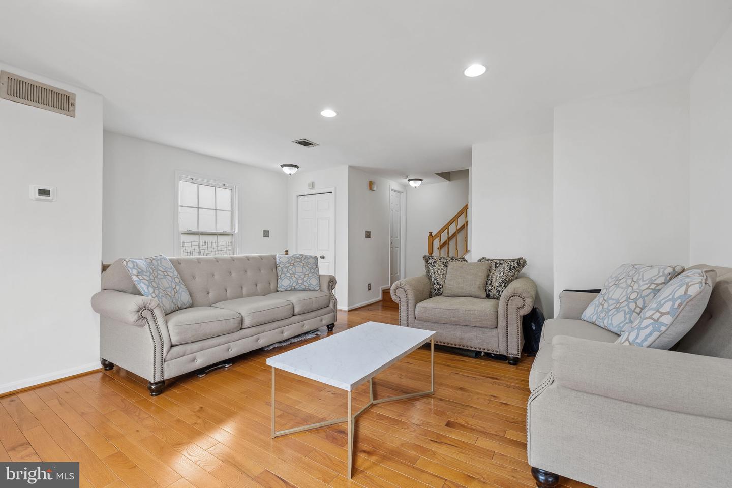 4045 CHETHAM WAY, WOODBRIDGE, Virginia 22192, 3 Bedrooms Bedrooms, ,2 BathroomsBathrooms,Residential,For sale,4045 CHETHAM WAY,VAPW2092732 MLS # VAPW2092732