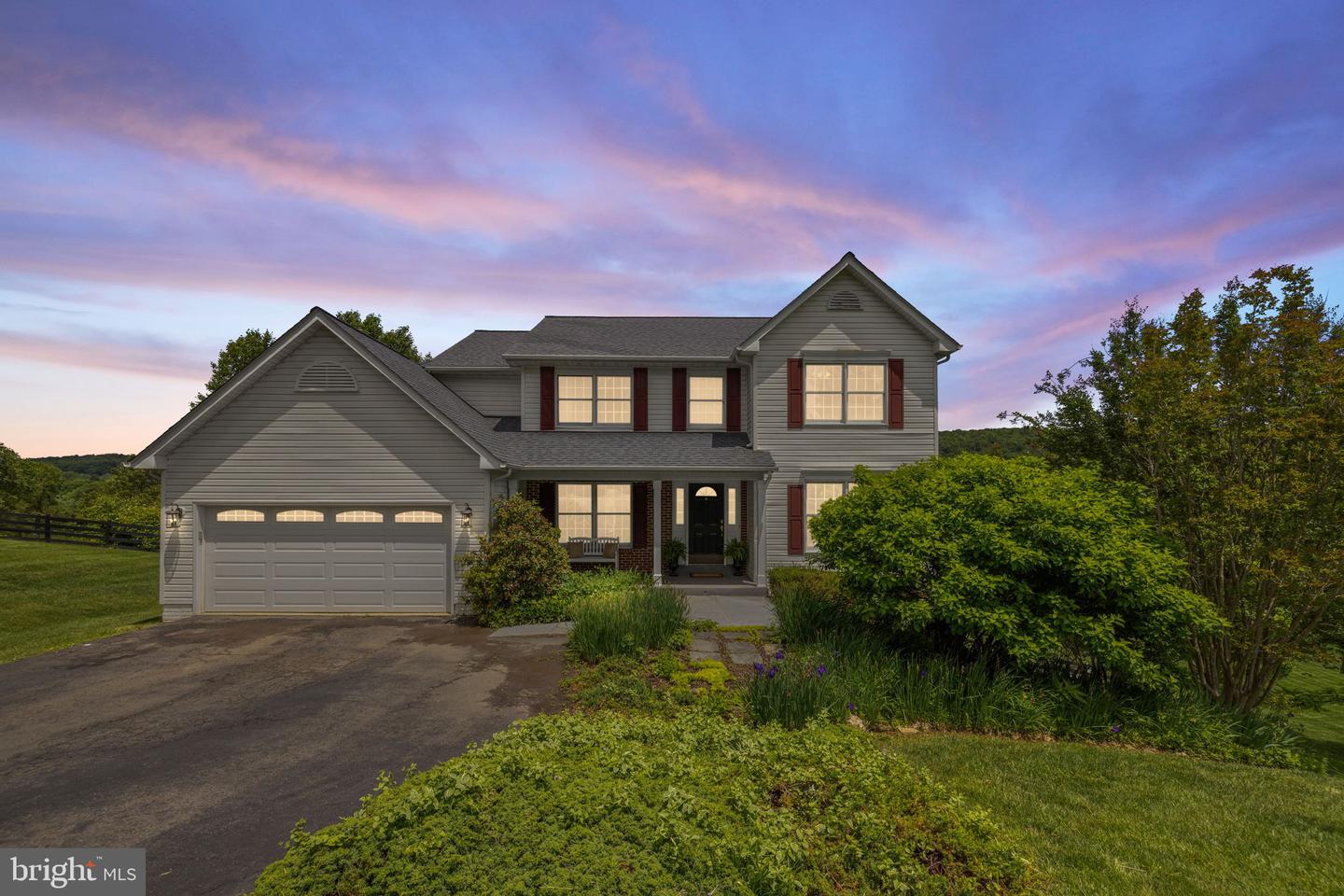 5722 POND VIEW LN, BROAD RUN, Virginia 20137, 4 Bedrooms Bedrooms, ,3 BathroomsBathrooms,Residential,For sale,5722 POND VIEW LN,VAFQ2016460 MLS # VAFQ2016460