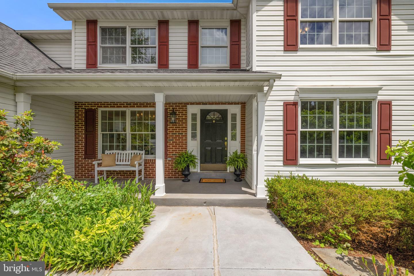 5722 POND VIEW LN, BROAD RUN, Virginia 20137, 4 Bedrooms Bedrooms, ,3 BathroomsBathrooms,Residential,For sale,5722 POND VIEW LN,VAFQ2016460 MLS # VAFQ2016460