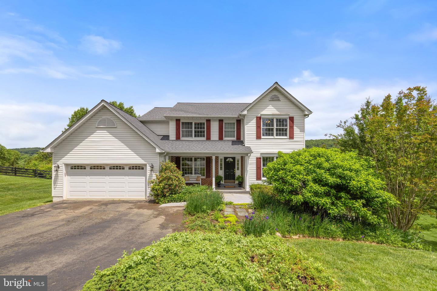 5722 POND VIEW LN, BROAD RUN, Virginia 20137, 4 Bedrooms Bedrooms, ,3 BathroomsBathrooms,Residential,For sale,5722 POND VIEW LN,VAFQ2016460 MLS # VAFQ2016460
