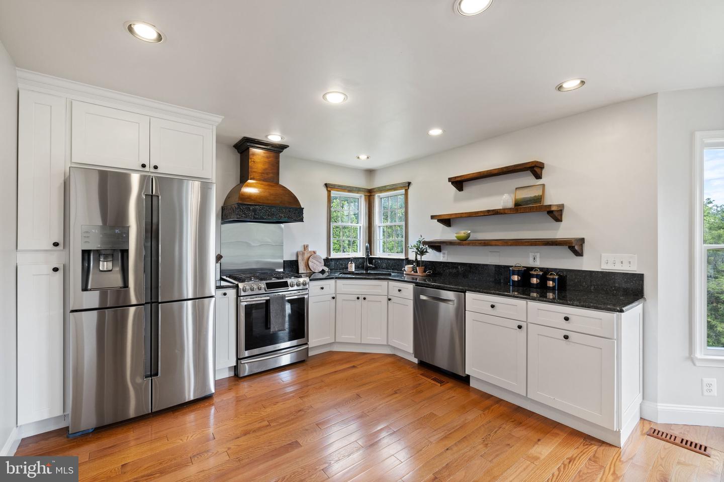 5722 POND VIEW LN, BROAD RUN, Virginia 20137, 4 Bedrooms Bedrooms, ,3 BathroomsBathrooms,Residential,For sale,5722 POND VIEW LN,VAFQ2016460 MLS # VAFQ2016460