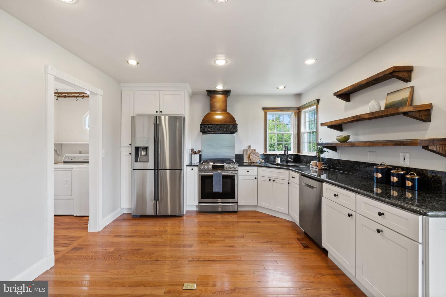 5722 POND VIEW LN, BROAD RUN, Virginia 20137, 4 Bedrooms Bedrooms, ,3 BathroomsBathrooms,Residential,For sale,5722 POND VIEW LN,VAFQ2016460 MLS # VAFQ2016460