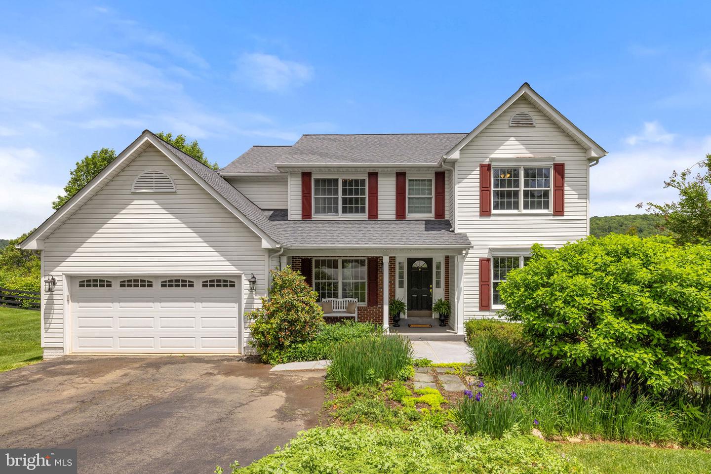 5722 POND VIEW LN, BROAD RUN, Virginia 20137, 4 Bedrooms Bedrooms, ,3 BathroomsBathrooms,Residential,For sale,5722 POND VIEW LN,VAFQ2016460 MLS # VAFQ2016460