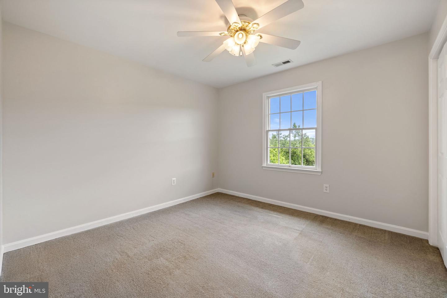 5722 POND VIEW LN, BROAD RUN, Virginia 20137, 4 Bedrooms Bedrooms, ,3 BathroomsBathrooms,Residential,For sale,5722 POND VIEW LN,VAFQ2016460 MLS # VAFQ2016460