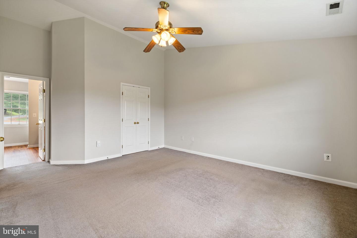 5722 POND VIEW LN, BROAD RUN, Virginia 20137, 4 Bedrooms Bedrooms, ,3 BathroomsBathrooms,Residential,For sale,5722 POND VIEW LN,VAFQ2016460 MLS # VAFQ2016460