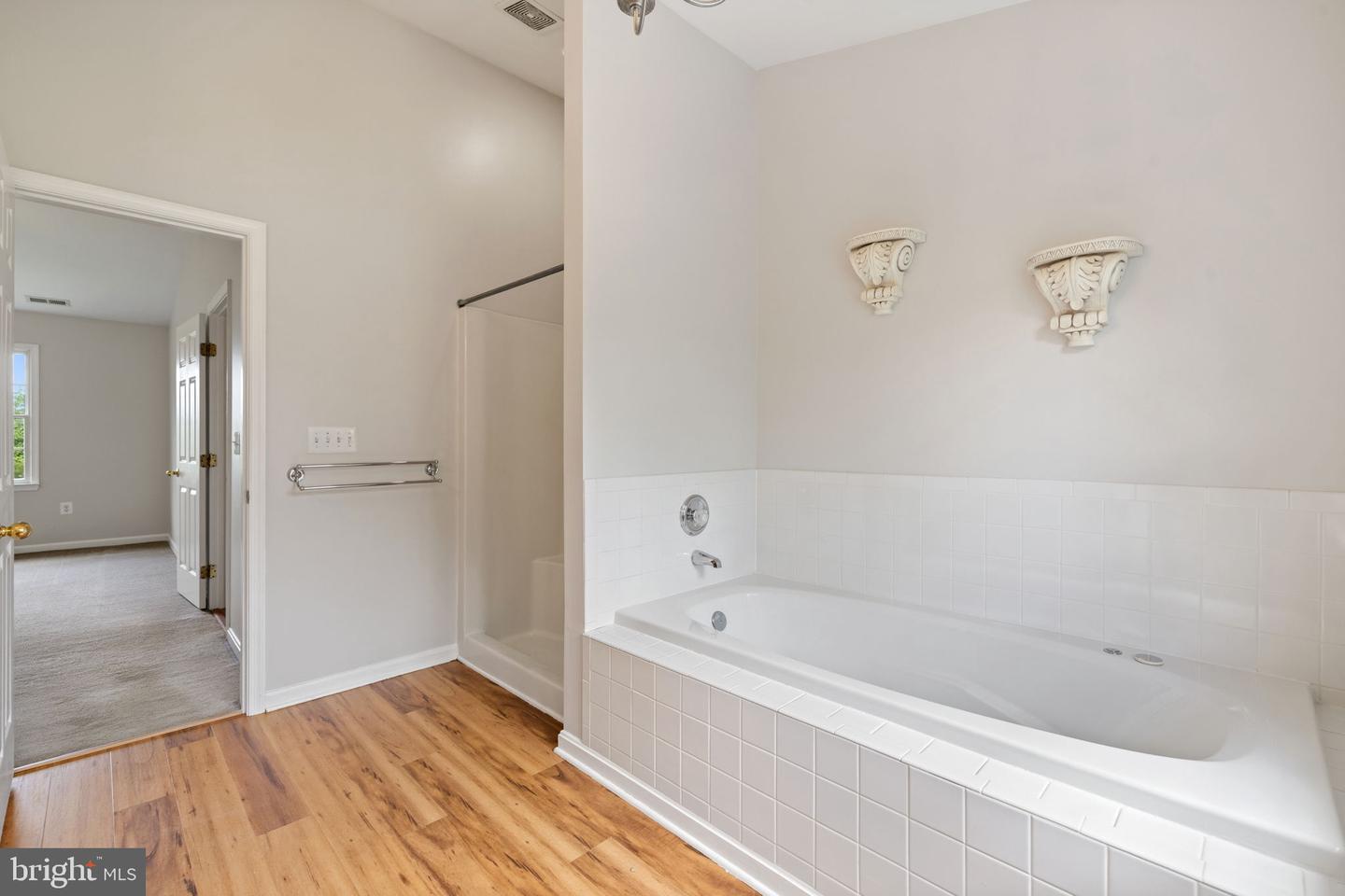 5722 POND VIEW LN, BROAD RUN, Virginia 20137, 4 Bedrooms Bedrooms, ,3 BathroomsBathrooms,Residential,For sale,5722 POND VIEW LN,VAFQ2016460 MLS # VAFQ2016460