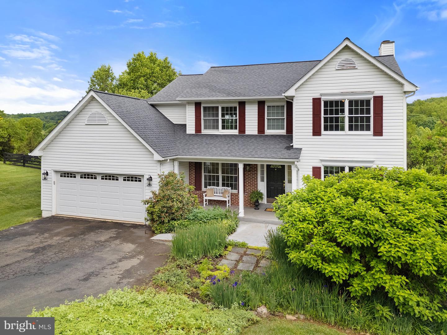 5722 POND VIEW LN, BROAD RUN, Virginia 20137, 4 Bedrooms Bedrooms, ,3 BathroomsBathrooms,Residential,For sale,5722 POND VIEW LN,VAFQ2016460 MLS # VAFQ2016460