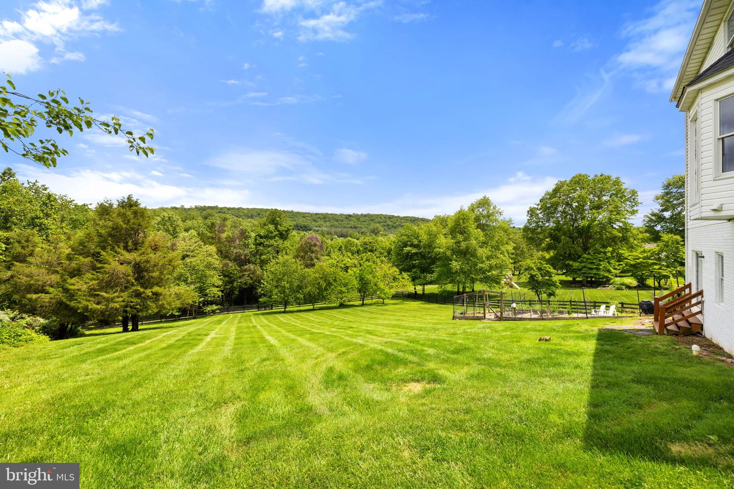 5722 POND VIEW LN, BROAD RUN, Virginia 20137, 4 Bedrooms Bedrooms, ,3 BathroomsBathrooms,Residential,For sale,5722 POND VIEW LN,VAFQ2016460 MLS # VAFQ2016460