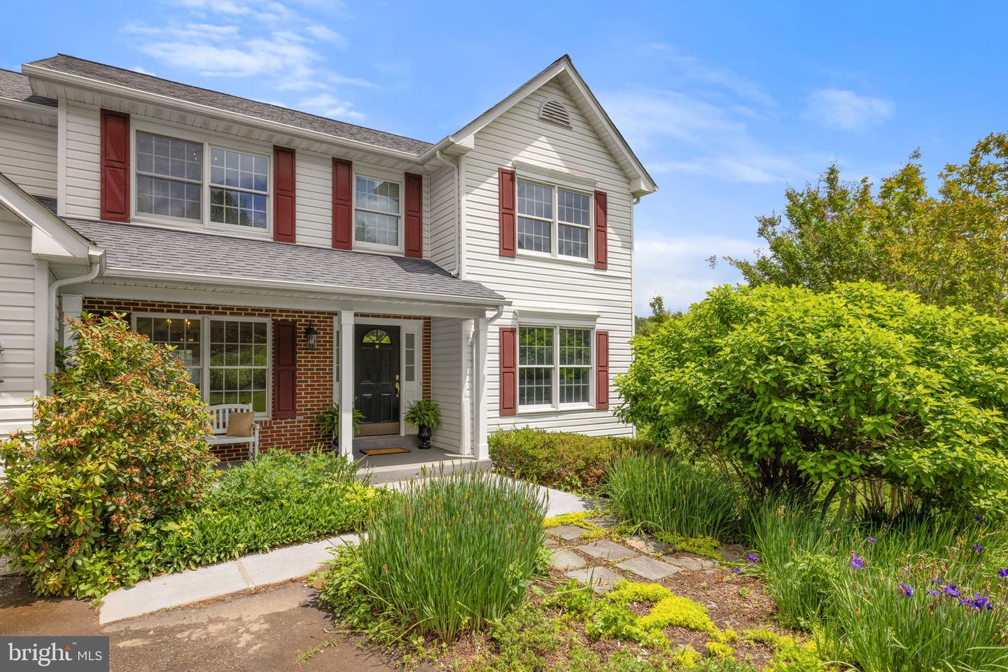 5722 POND VIEW LN, BROAD RUN, Virginia 20137, 4 Bedrooms Bedrooms, ,3 BathroomsBathrooms,Residential,For sale,5722 POND VIEW LN,VAFQ2016460 MLS # VAFQ2016460