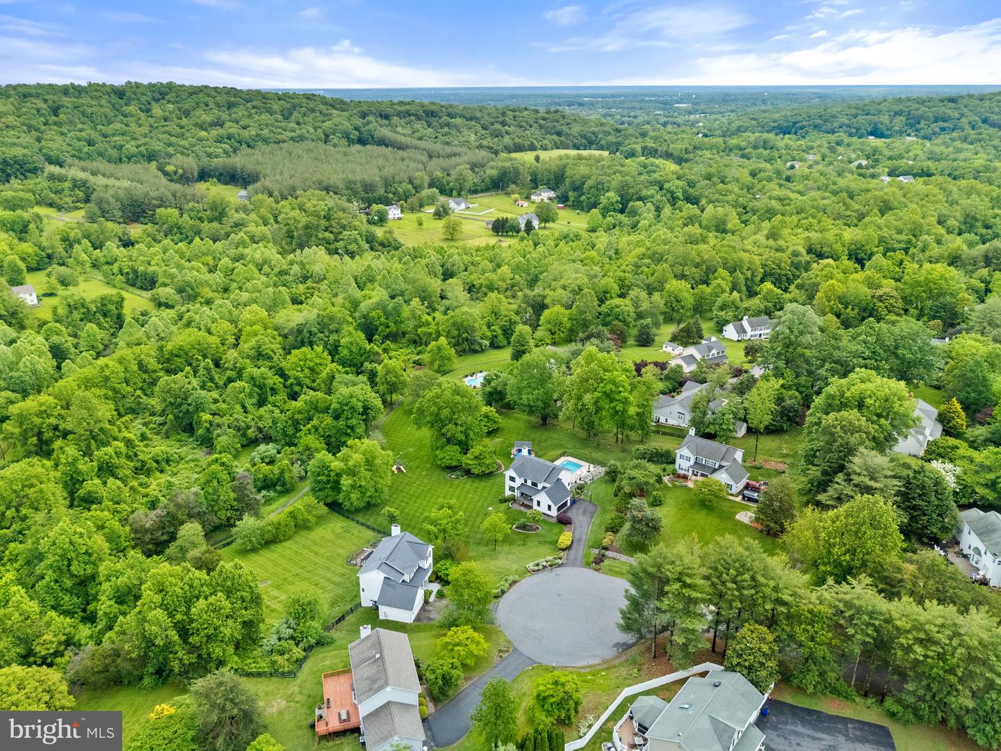 5722 POND VIEW LN, BROAD RUN, Virginia 20137, 4 Bedrooms Bedrooms, ,3 BathroomsBathrooms,Residential,For sale,5722 POND VIEW LN,VAFQ2016460 MLS # VAFQ2016460