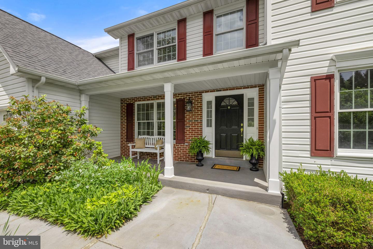 5722 POND VIEW LN, BROAD RUN, Virginia 20137, 4 Bedrooms Bedrooms, ,3 BathroomsBathrooms,Residential,For sale,5722 POND VIEW LN,VAFQ2016460 MLS # VAFQ2016460