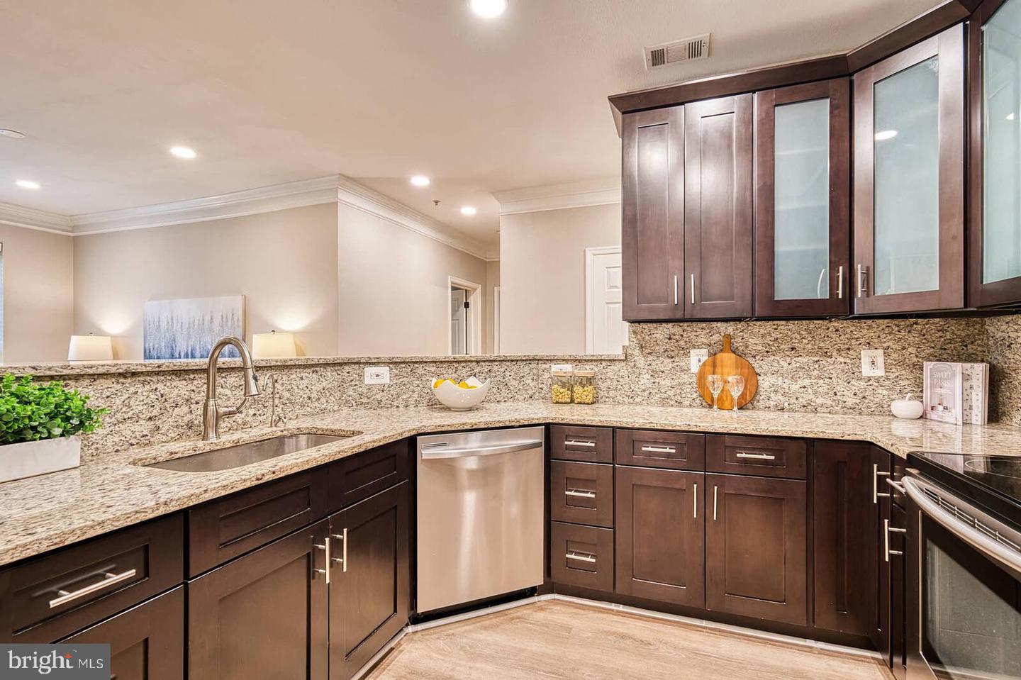1530 SPRING GATE DR #9208, MCLEAN, Virginia 22102, 3 Bedrooms Bedrooms, ,2 BathroomsBathrooms,Residential,For sale,1530 SPRING GATE DR #9208,VAFX2238390 MLS # VAFX2238390