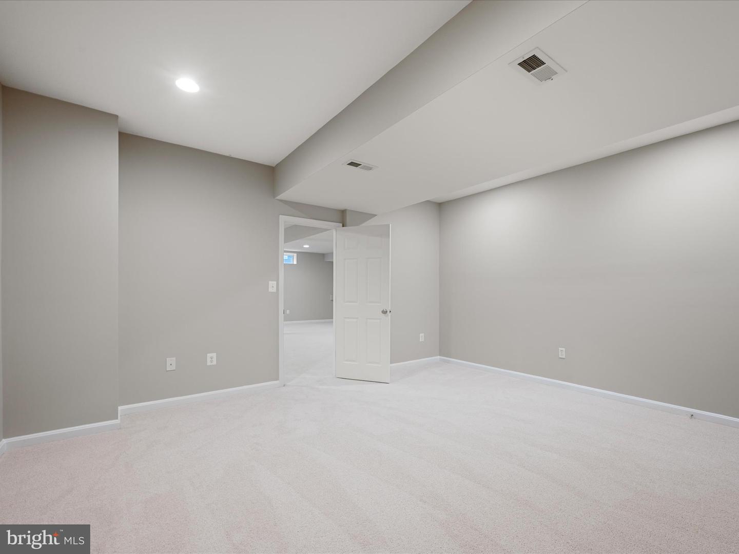 800 KENNEDY DR, WINCHESTER, Virginia 22601, 5 Bedrooms Bedrooms, ,4 BathroomsBathrooms,Residential,For sale,800 KENNEDY DR,VAWI2007660 MLS # VAWI2007660
