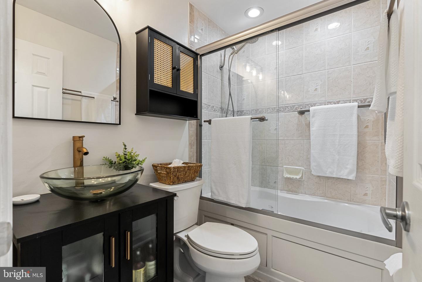 12821 FLAGSHIP AVE, HERNDON, Virginia 20170, 3 Bedrooms Bedrooms, ,2 BathroomsBathrooms,Residential,For sale,12821 FLAGSHIP AVE,VAFX2240530 MLS # VAFX2240530