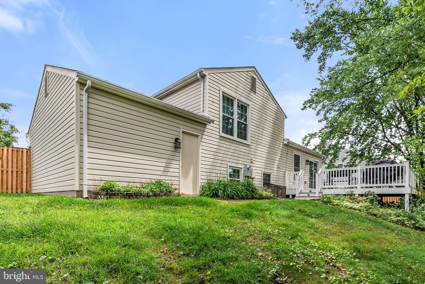 12821 FLAGSHIP AVE, HERNDON, Virginia 20170, 3 Bedrooms Bedrooms, ,2 BathroomsBathrooms,Residential,For sale,12821 FLAGSHIP AVE,VAFX2240530 MLS # VAFX2240530