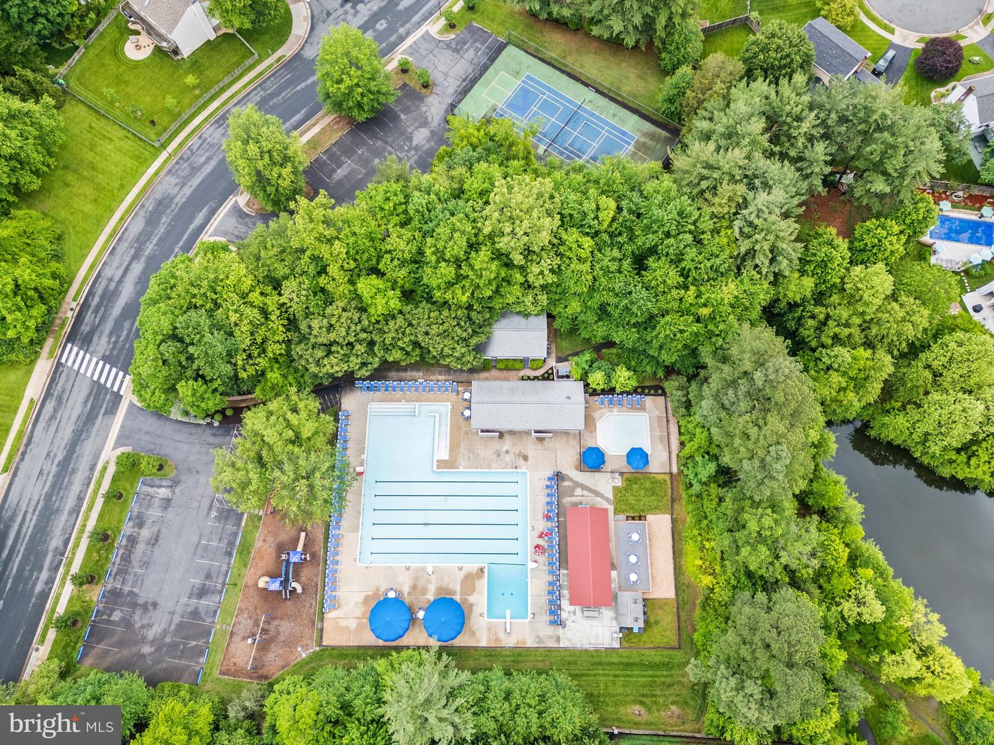 12821 FLAGSHIP AVE, HERNDON, Virginia 20170, 3 Bedrooms Bedrooms, ,2 BathroomsBathrooms,Residential,For sale,12821 FLAGSHIP AVE,VAFX2240530 MLS # VAFX2240530