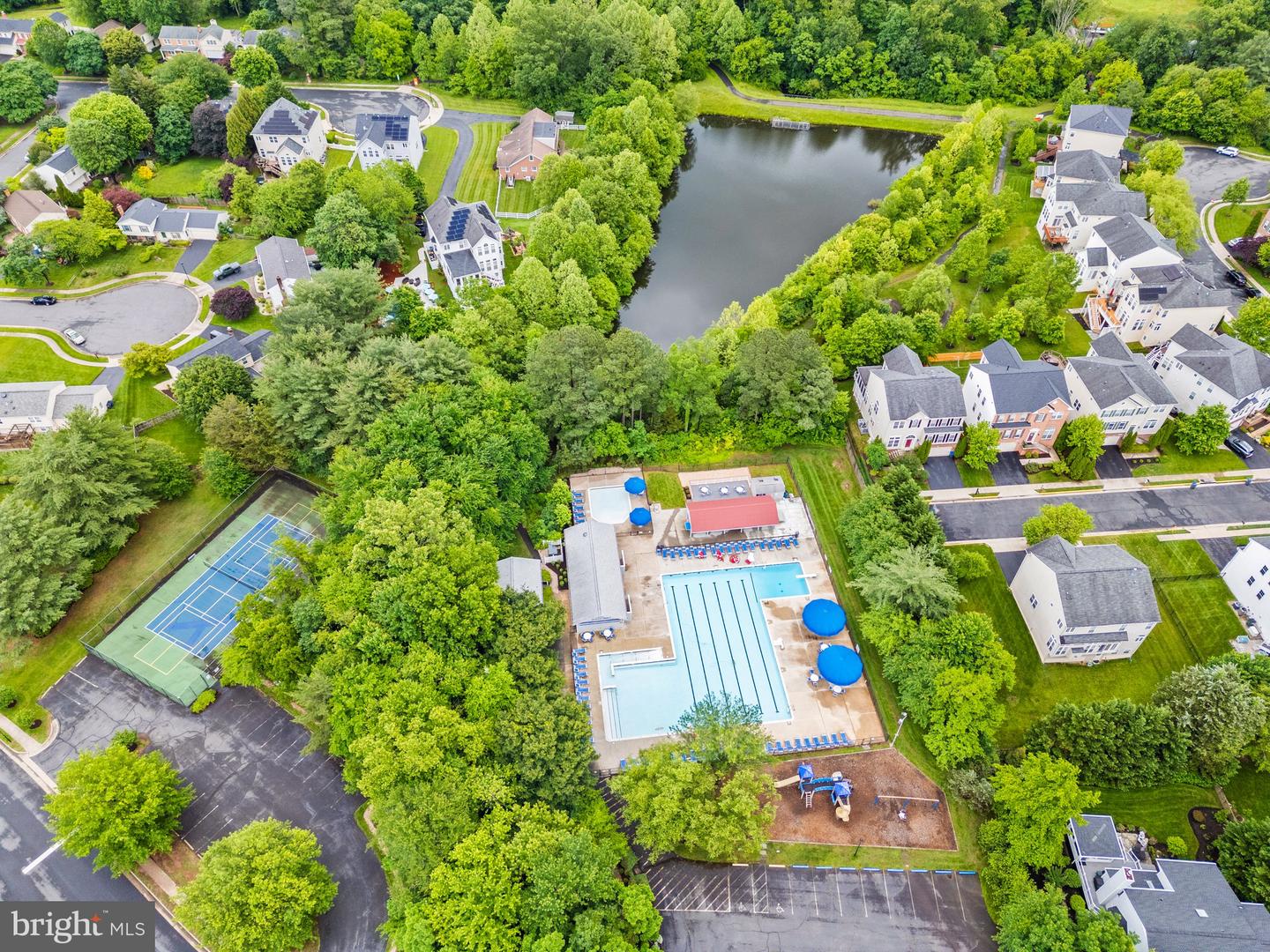 12821 FLAGSHIP AVE, HERNDON, Virginia 20170, 3 Bedrooms Bedrooms, ,2 BathroomsBathrooms,Residential,For sale,12821 FLAGSHIP AVE,VAFX2240530 MLS # VAFX2240530