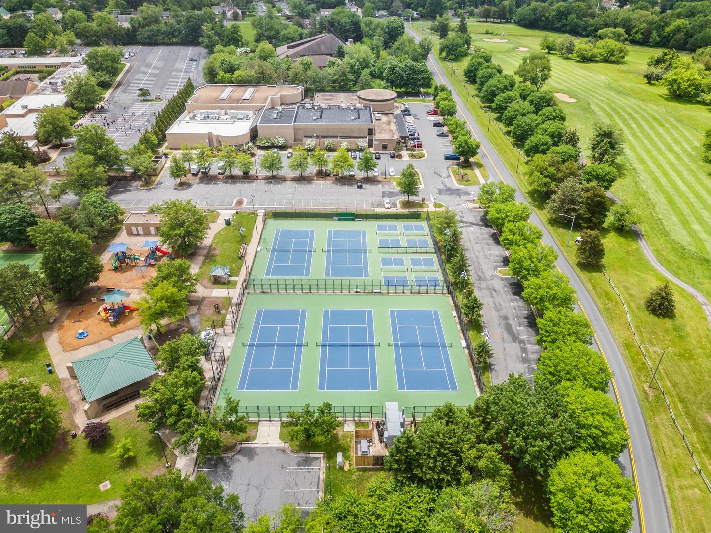 12821 FLAGSHIP AVE, HERNDON, Virginia 20170, 3 Bedrooms Bedrooms, ,2 BathroomsBathrooms,Residential,For sale,12821 FLAGSHIP AVE,VAFX2240530 MLS # VAFX2240530