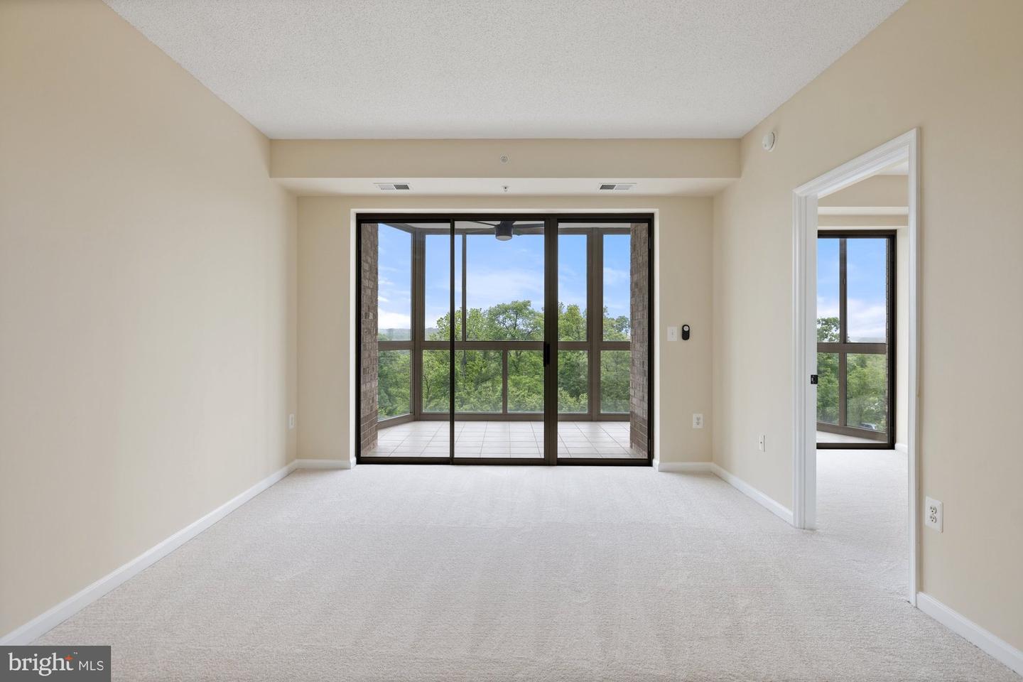 19355 CYPRESS RIDGE TER #414, LEESBURG, Virginia 20176, 2 Bedrooms Bedrooms, 5 Rooms Rooms,2 BathroomsBathrooms,Residential,For sale,19355 CYPRESS RIDGE TER #414,VALO2096298 MLS # VALO2096298