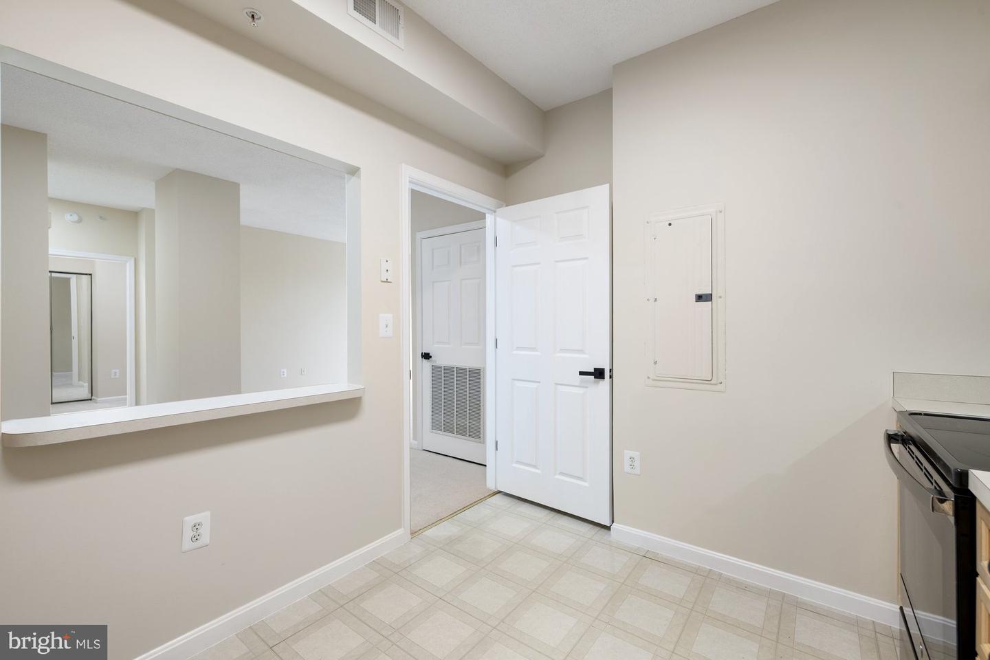 19355 CYPRESS RIDGE TER #414, LEESBURG, Virginia 20176, 2 Bedrooms Bedrooms, 5 Rooms Rooms,2 BathroomsBathrooms,Residential,For sale,19355 CYPRESS RIDGE TER #414,VALO2096298 MLS # VALO2096298