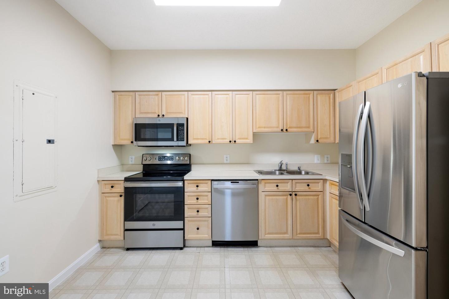 19355 CYPRESS RIDGE TER #414, LEESBURG, Virginia 20176, 2 Bedrooms Bedrooms, 5 Rooms Rooms,2 BathroomsBathrooms,Residential,For sale,19355 CYPRESS RIDGE TER #414,VALO2096298 MLS # VALO2096298