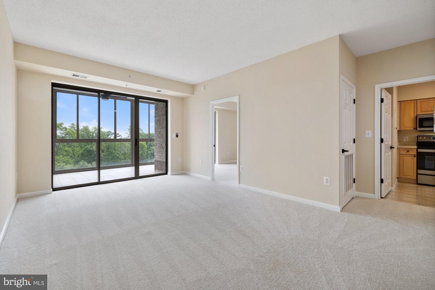 19355 CYPRESS RIDGE TER #414, LEESBURG, Virginia 20176, 2 Bedrooms Bedrooms, 5 Rooms Rooms,2 BathroomsBathrooms,Residential,For sale,19355 CYPRESS RIDGE TER #414,VALO2096298 MLS # VALO2096298