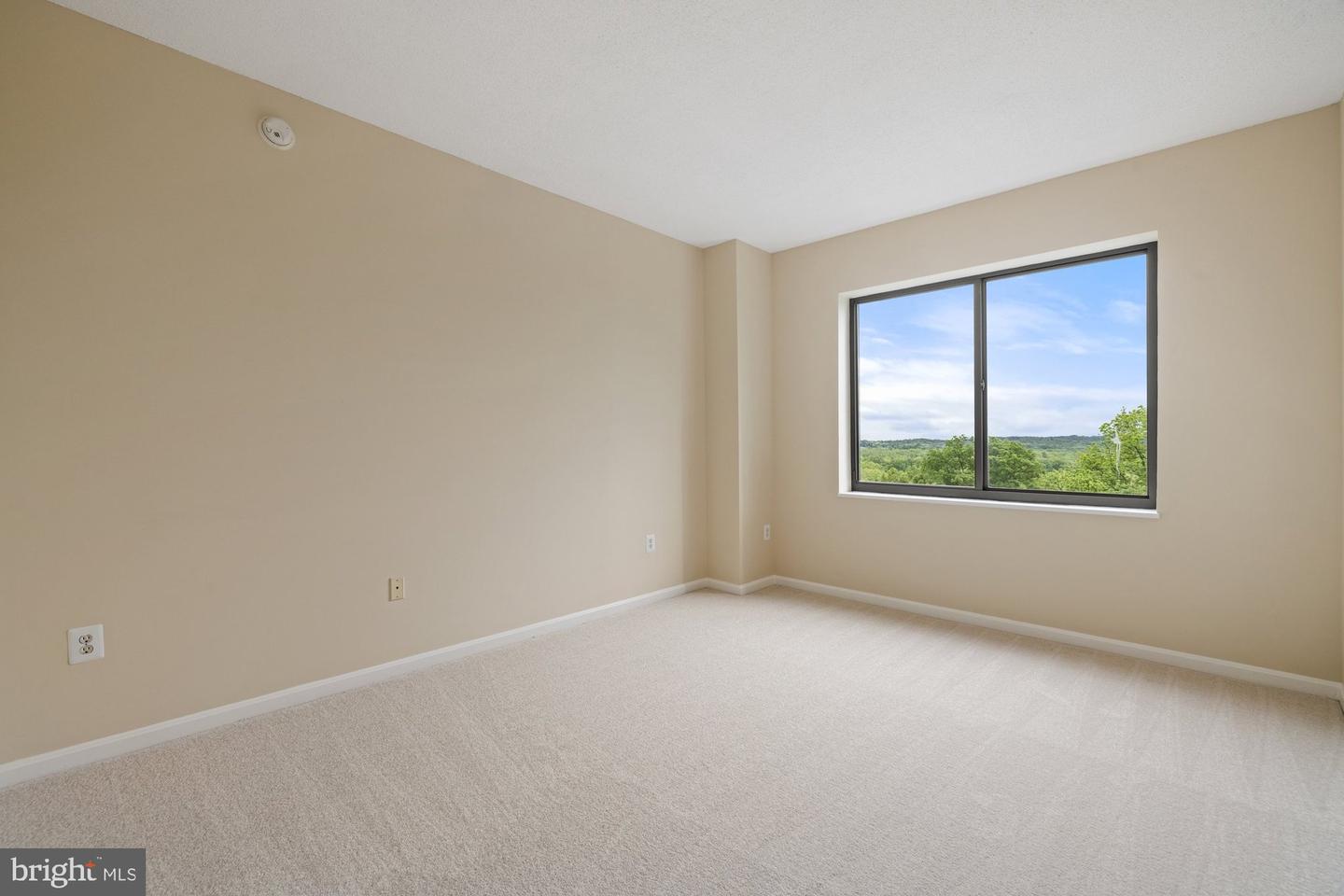 19355 CYPRESS RIDGE TER #414, LEESBURG, Virginia 20176, 2 Bedrooms Bedrooms, 5 Rooms Rooms,2 BathroomsBathrooms,Residential,For sale,19355 CYPRESS RIDGE TER #414,VALO2096298 MLS # VALO2096298