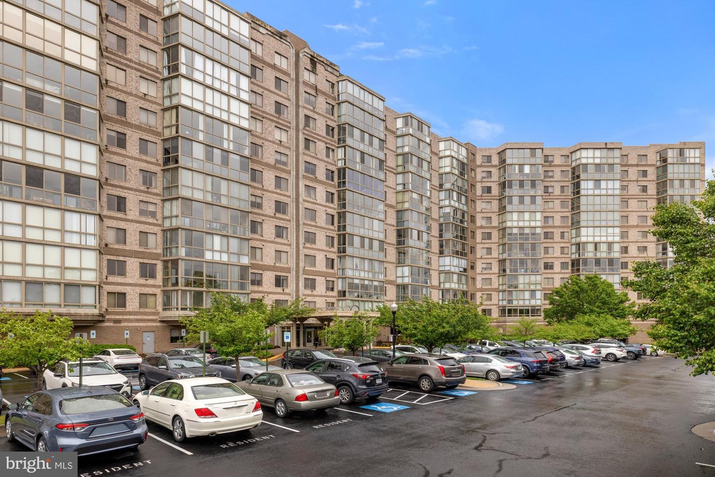 19355 CYPRESS RIDGE TER #414, LEESBURG, Virginia 20176, 2 Bedrooms Bedrooms, 5 Rooms Rooms,2 BathroomsBathrooms,Residential,For sale,19355 CYPRESS RIDGE TER #414,VALO2096298 MLS # VALO2096298