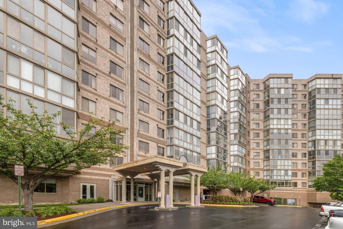 19355 CYPRESS RIDGE TER #414, LEESBURG, Virginia 20176, 2 Bedrooms Bedrooms, 5 Rooms Rooms,2 BathroomsBathrooms,Residential,For sale,19355 CYPRESS RIDGE TER #414,VALO2096298 MLS # VALO2096298