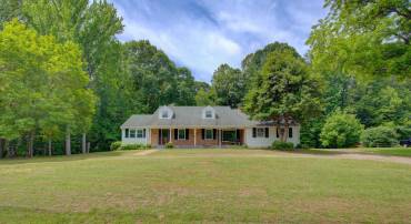 8406 CEDAR LN, KING GEORGE, Virginia 22485, 4 Bedrooms Bedrooms, ,4 BathroomsBathrooms,Residential,For sale,8406 CEDAR LN,VAKG2006420 MLS # VAKG2006420