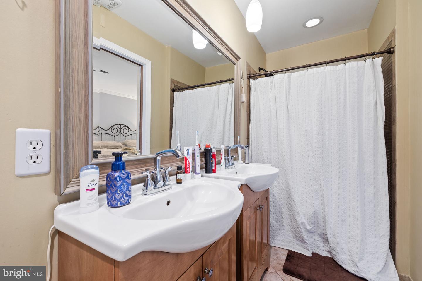 201 HARTLAKE DR, FREDERICKSBURG, Virginia 22406, 4 Bedrooms Bedrooms, ,2 BathroomsBathrooms,Residential,For sale,201 HARTLAKE DR,VAST2038788 MLS # VAST2038788