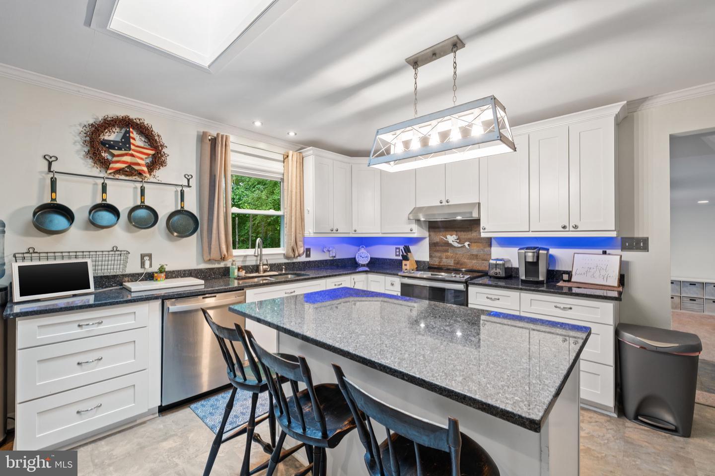 201 HARTLAKE DR, FREDERICKSBURG, Virginia 22406, 4 Bedrooms Bedrooms, ,2 BathroomsBathrooms,Residential,For sale,201 HARTLAKE DR,VAST2038788 MLS # VAST2038788
