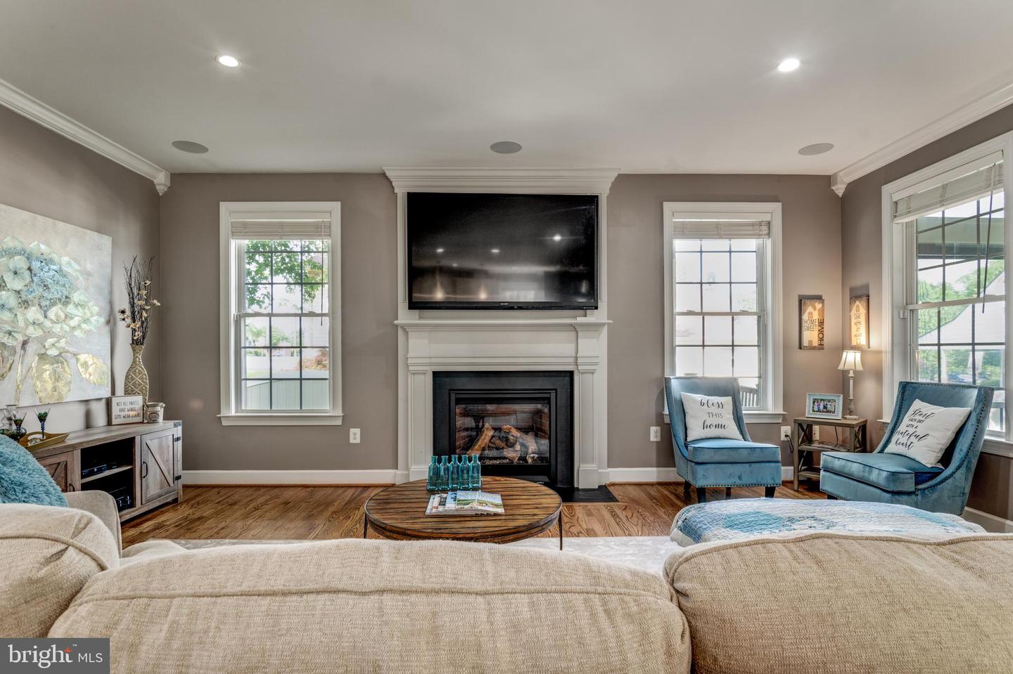 6034 FRANCONIA RD, ALEXANDRIA, Virginia 22310, 5 Bedrooms Bedrooms, ,3 BathroomsBathrooms,Residential,For sale,6034 FRANCONIA RD,VAFX2240768 MLS # VAFX2240768